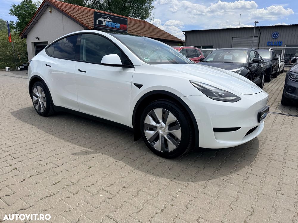 Tesla Model Y - 6