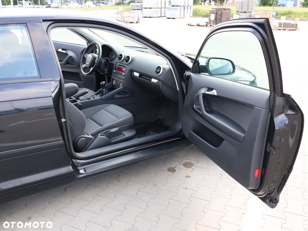 Audi A3 3-drzwiowe 1.4 TFSI Ambiente - 35