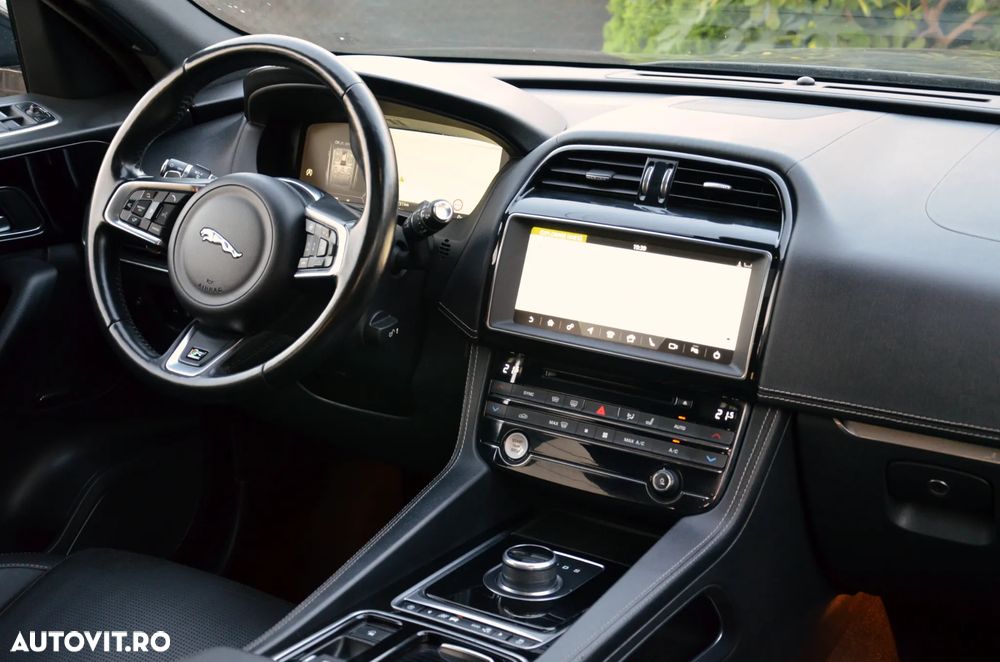 Jaguar F-Pace 25d AWD Aut. R-Sport - 9