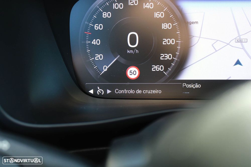 Volvo XC 40 1.5 T2 Momentum Core - 32