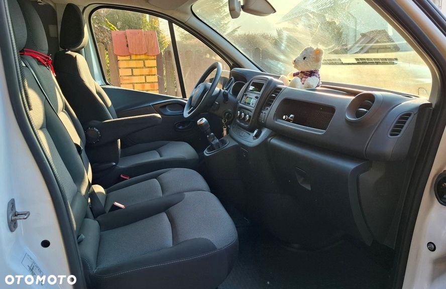 Renault TRAFIC III - 10