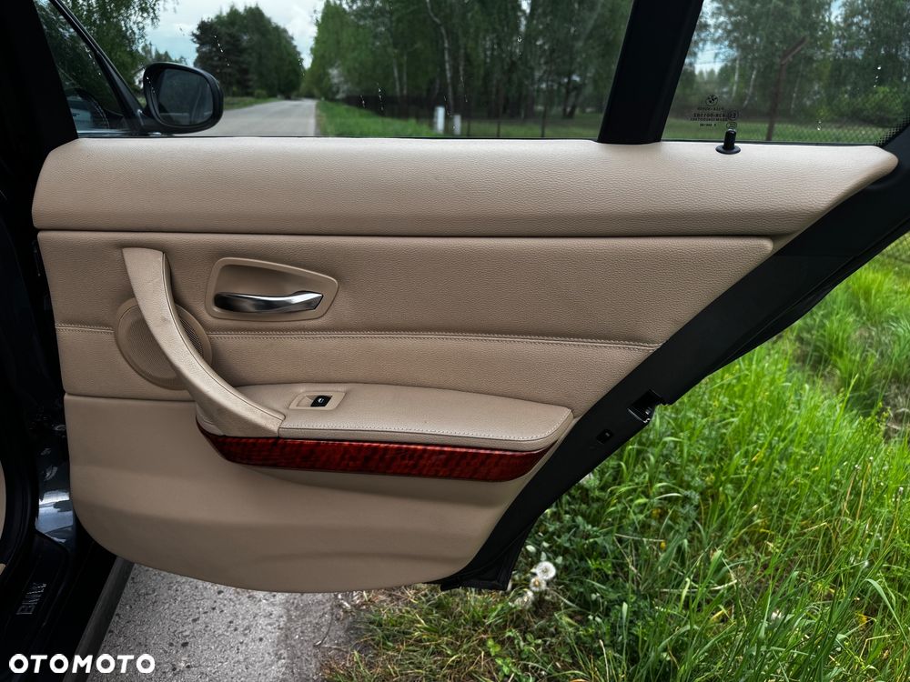 BMW Seria 3 320d DPF - 20