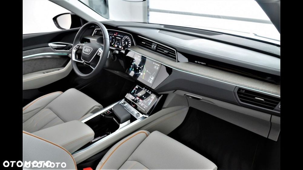 Audi Q8 Sportback e-tron 55 quattro S line - 10