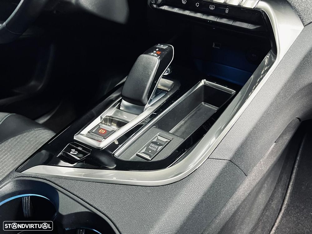Peugeot 3008 1.6 Hybrid4 Allure e-EAT8 - 28