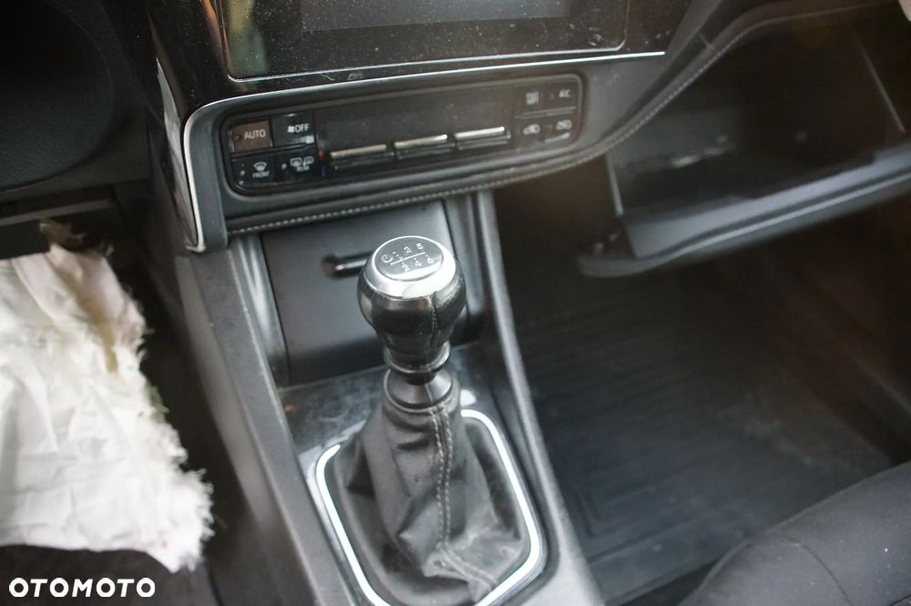 Auto na części - Toyota Auris II 1.6 Valvematic 132 KM 1ZR-FAE MTM 4V8 2015R Silnik Skrzynia Drzwi Szyba Klapa Lampa Lusterko Deska Kokpit Sterownik Moduł Czujnik Licznik Wyświetlacz Kierownica - 12