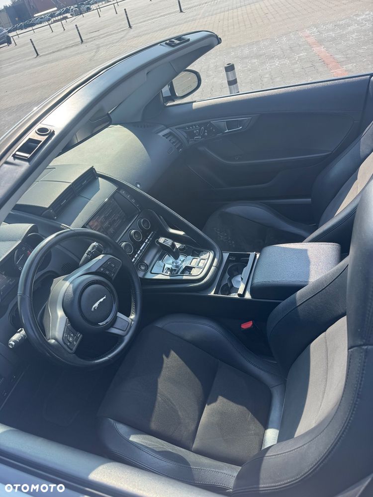 Jaguar F-Type Standard - 8