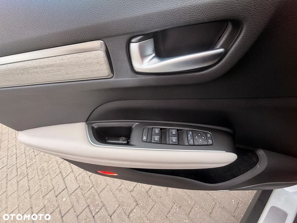 Renault Koleos 2.0 Blue dCi Initiale Paris 4x4 X-Tronic - 16
