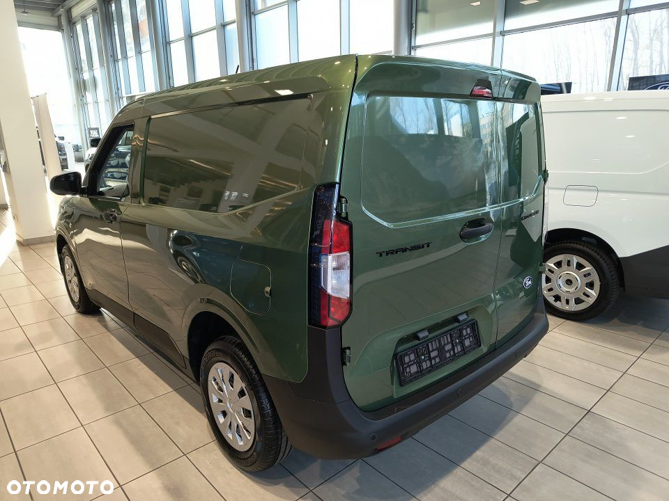 Ford Transit Courier - 4