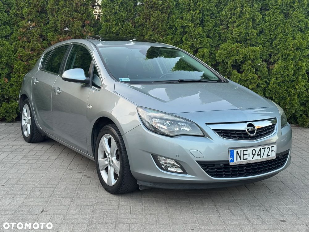 Opel Astra 1.6 Design Edition - 10