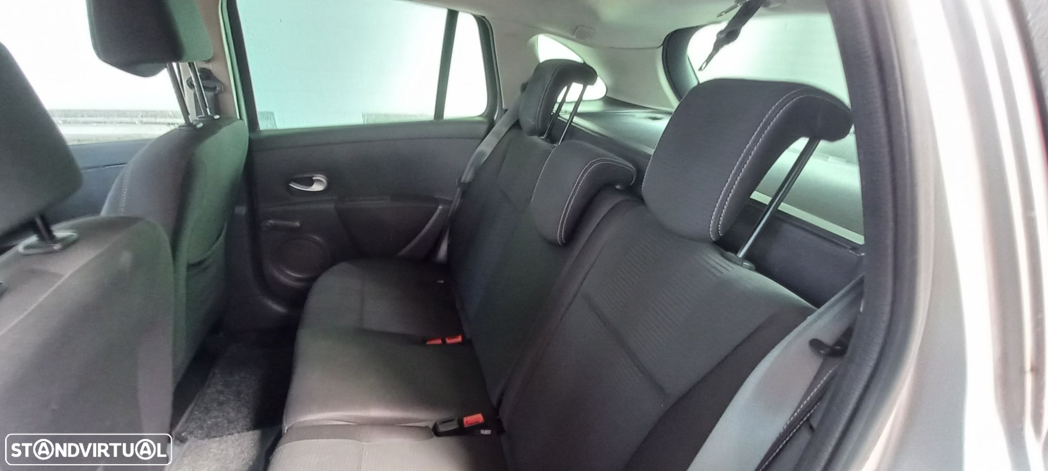 Renault Clio Break 1.2 16V Dynamique S - 13