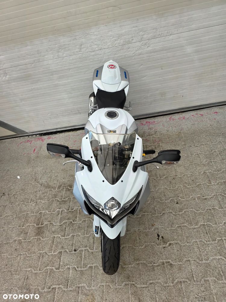 Suzuki GSX-R - 23