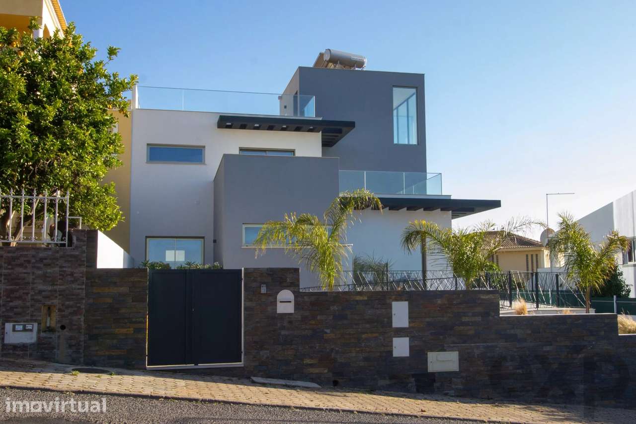 Moradia Contemporânea de Luxo com Vista em Ferragudo - Grande imagem: 2/60