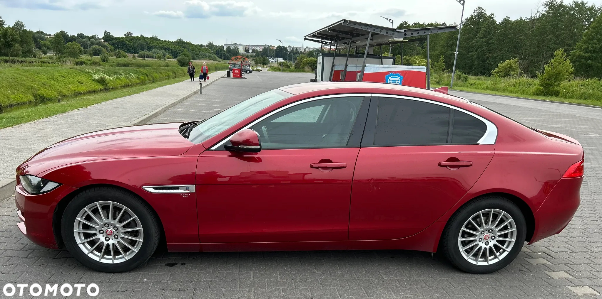 Jaguar XE 2.0 D Prestige - 3
