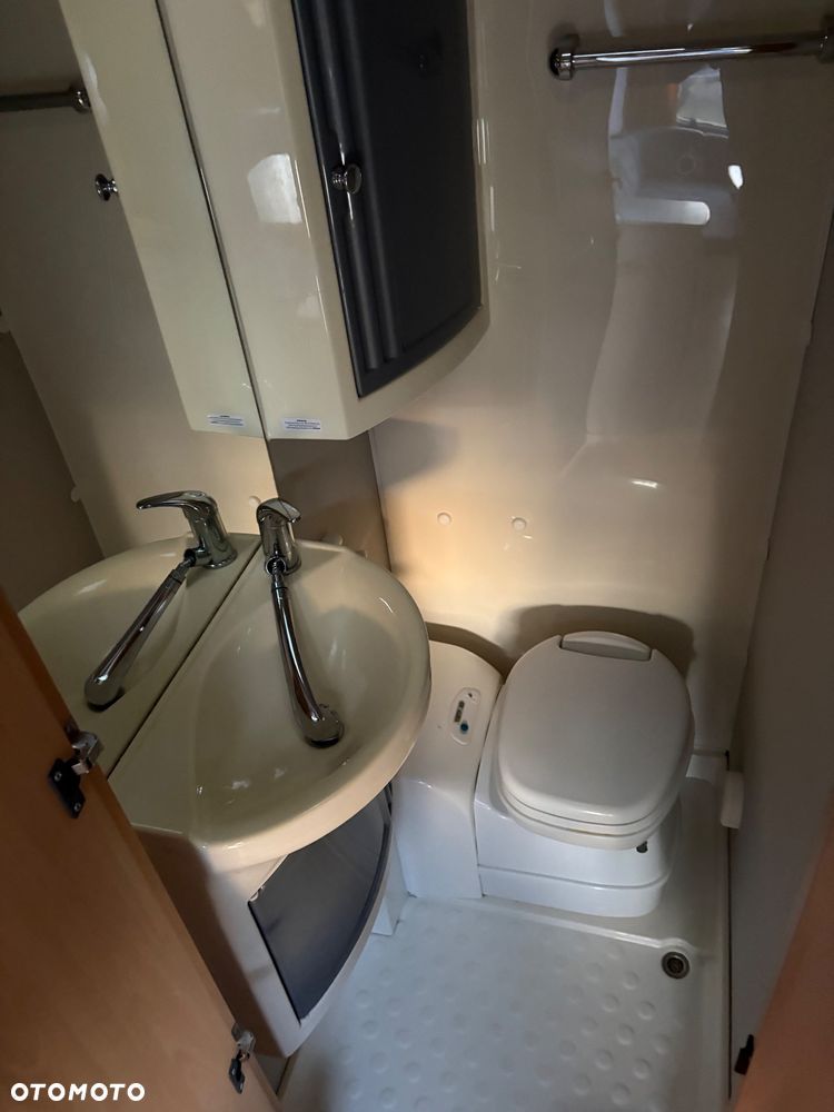 Dethleffs Camper - 10