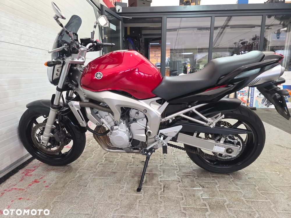 Yamaha FZ - 18