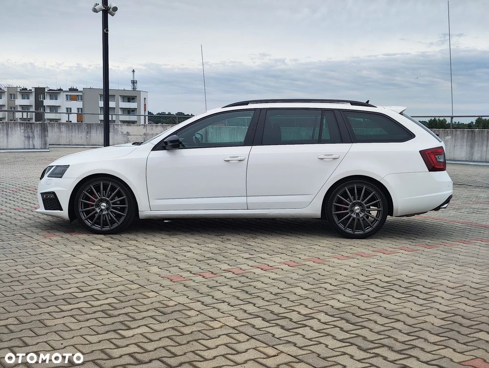 Skoda Octavia 2.0 TDI DSG RS - 3
