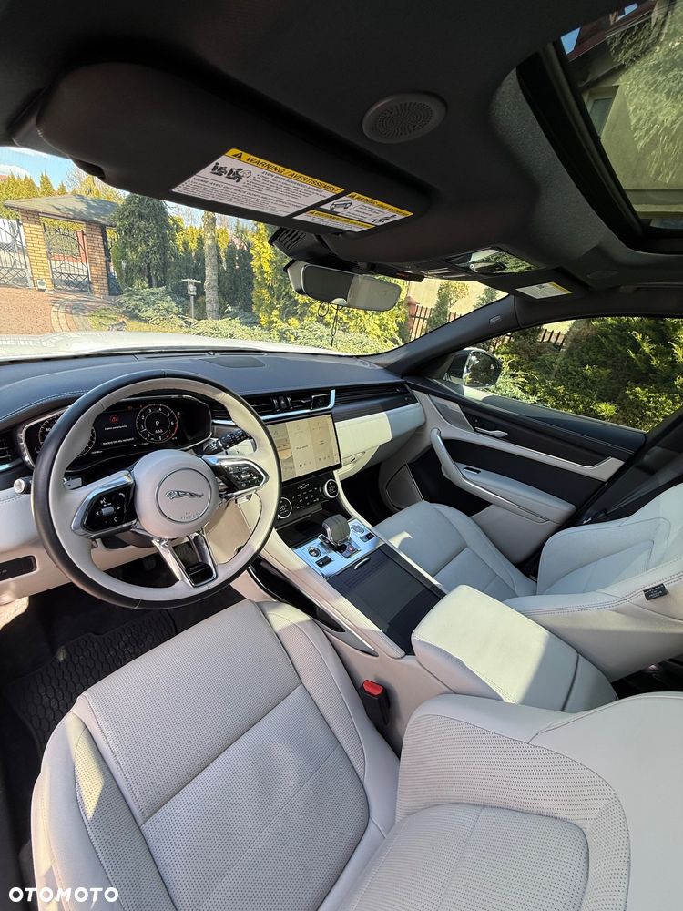 Jaguar F-Pace P250 AWD R-Dynamic S - 10