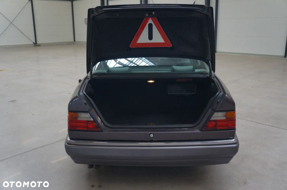 Mercedes-Benz W124 (1984-1993) - 14