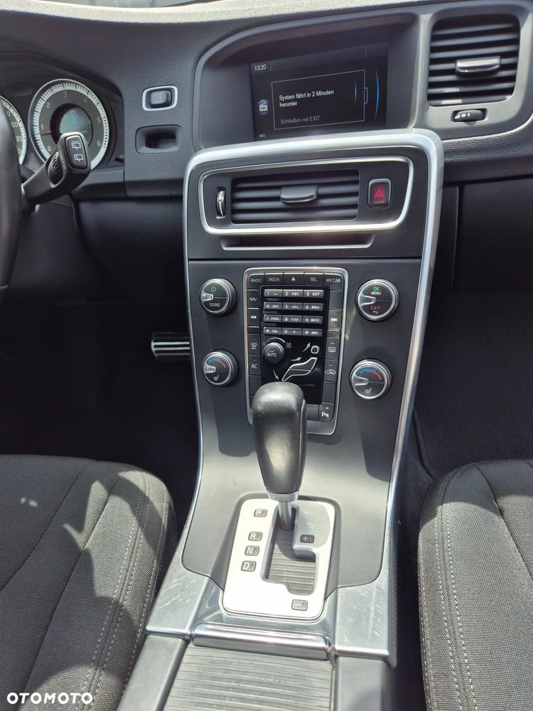 Volvo V60 D5 AWD - 8