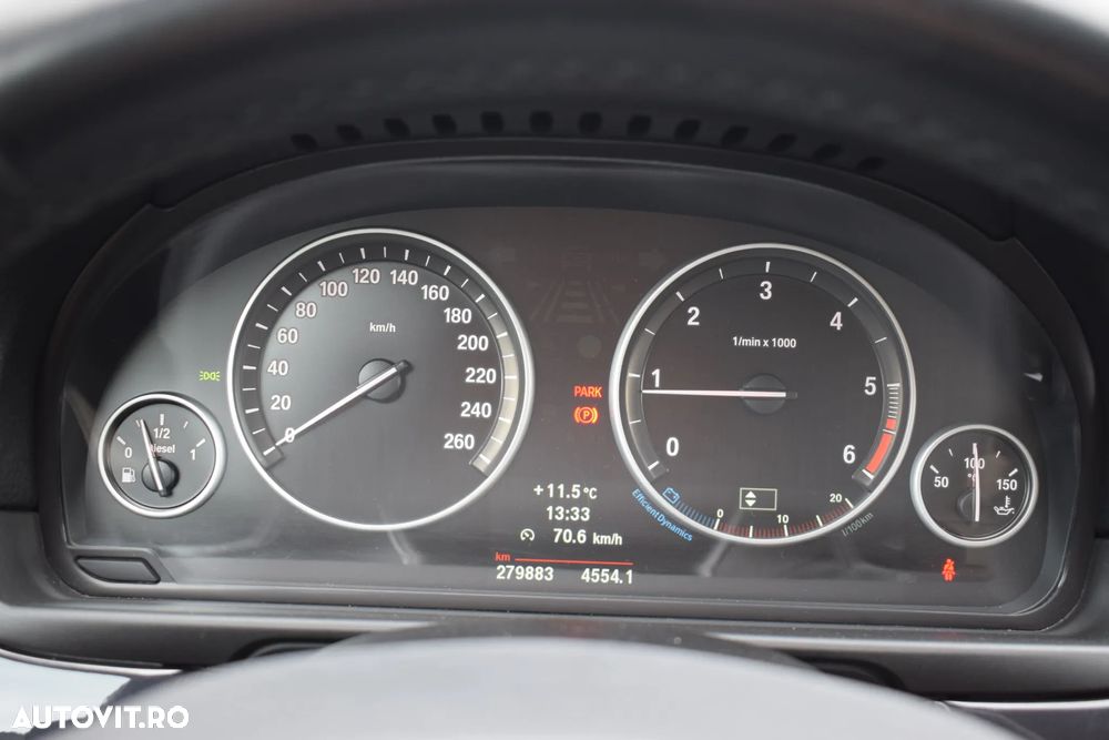 BMW Seria 5 520d - 34