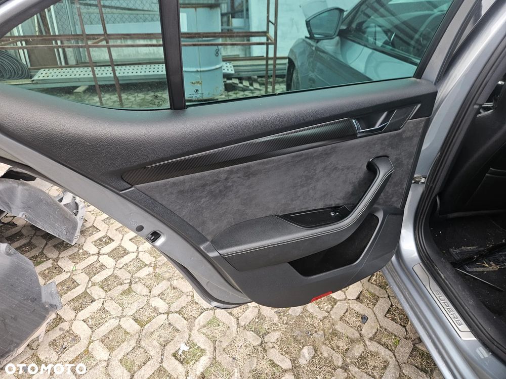 Skoda Superb 1.4 TSI Plug-In Hybrid Sportline DSG - 5