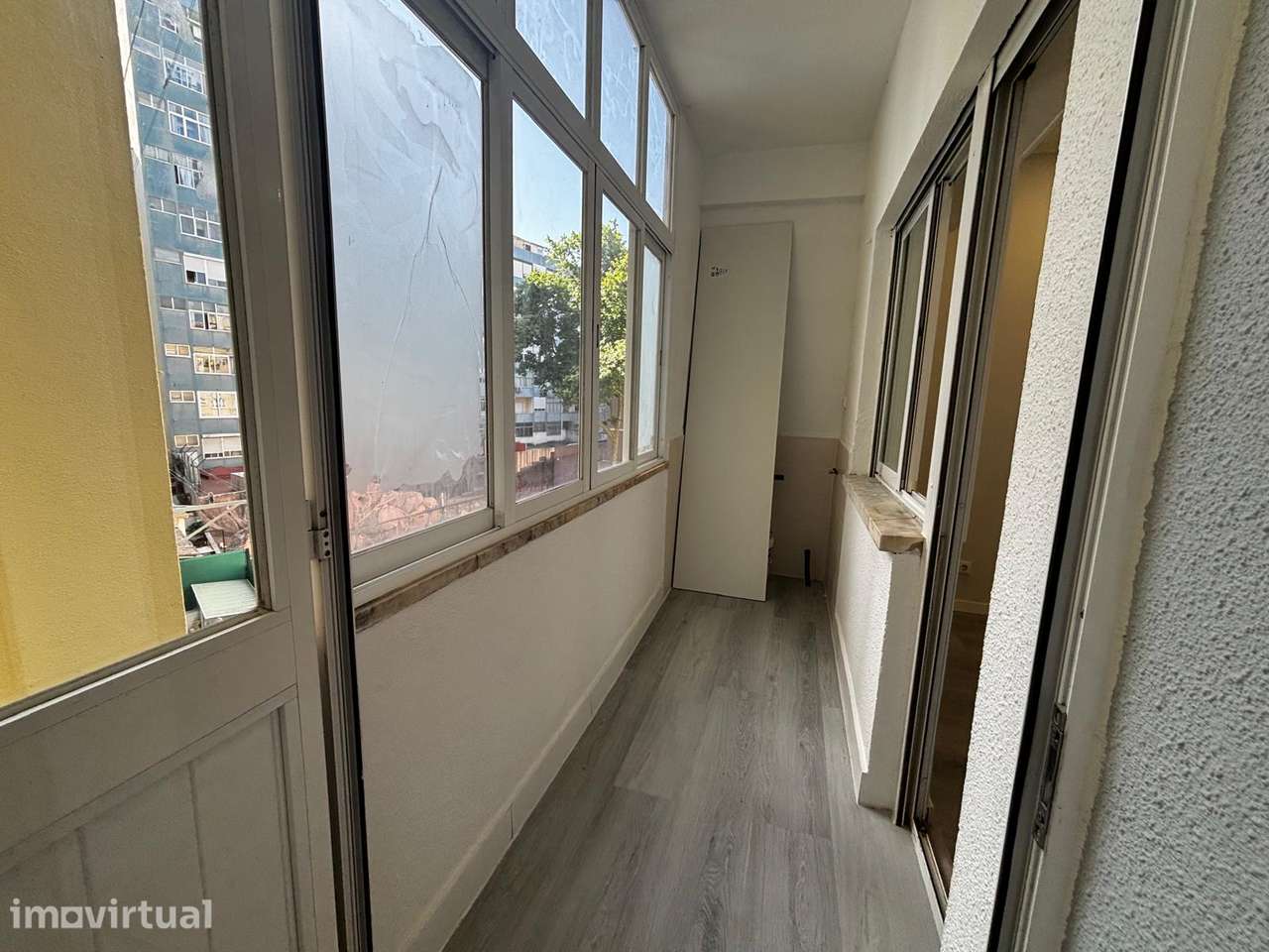 Apartamento T1 com elevador remodelado na Amadora - Grande imagem: 5/9
