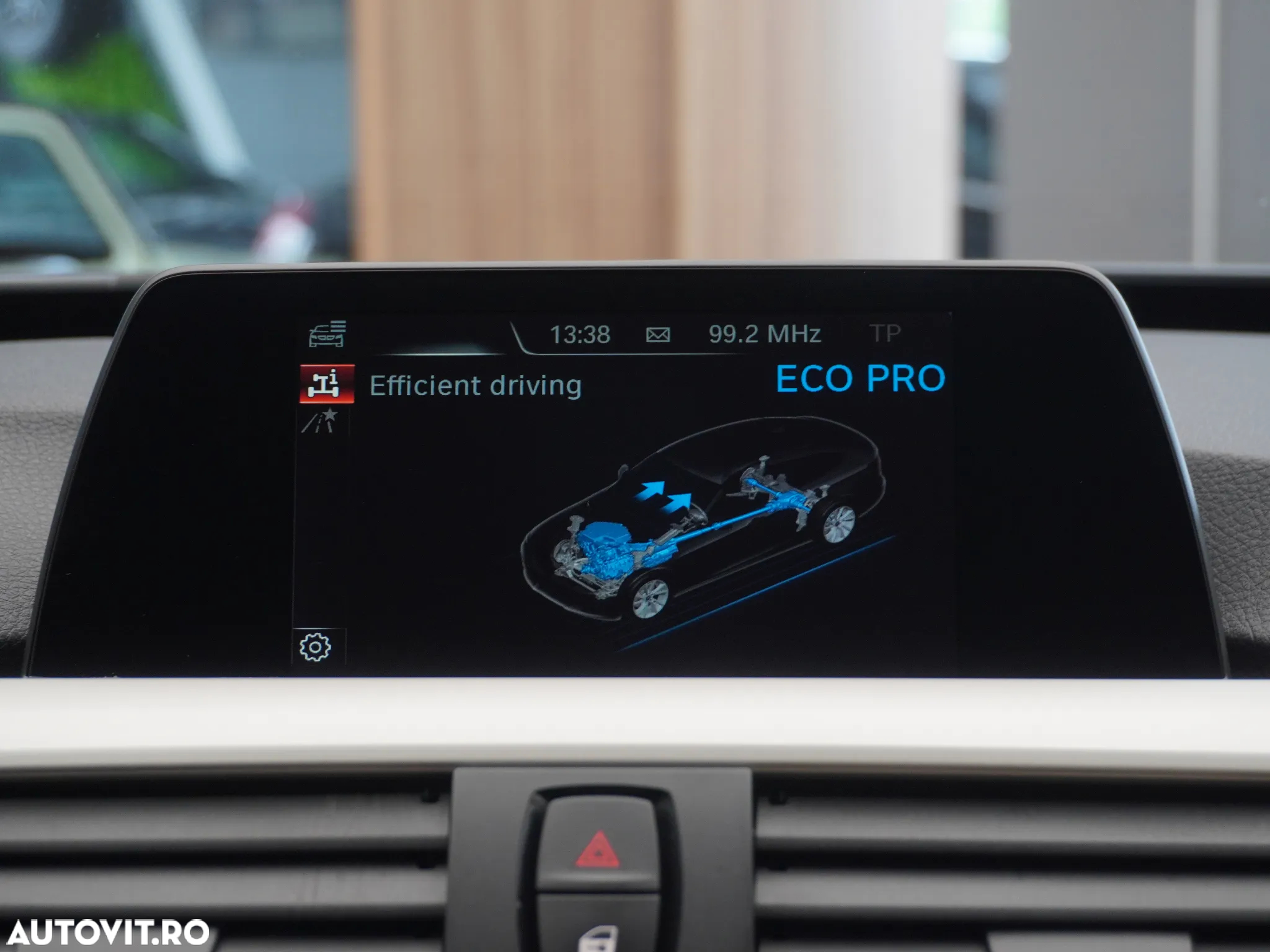 BMW Seria 3 318d - 38
