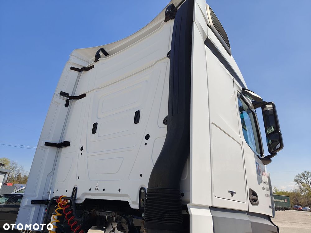 Mercedes-Benz ACTROS 1845 315/70R22,5 - 8