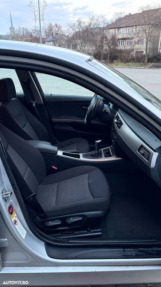 BMW Seria 3 318i - 4