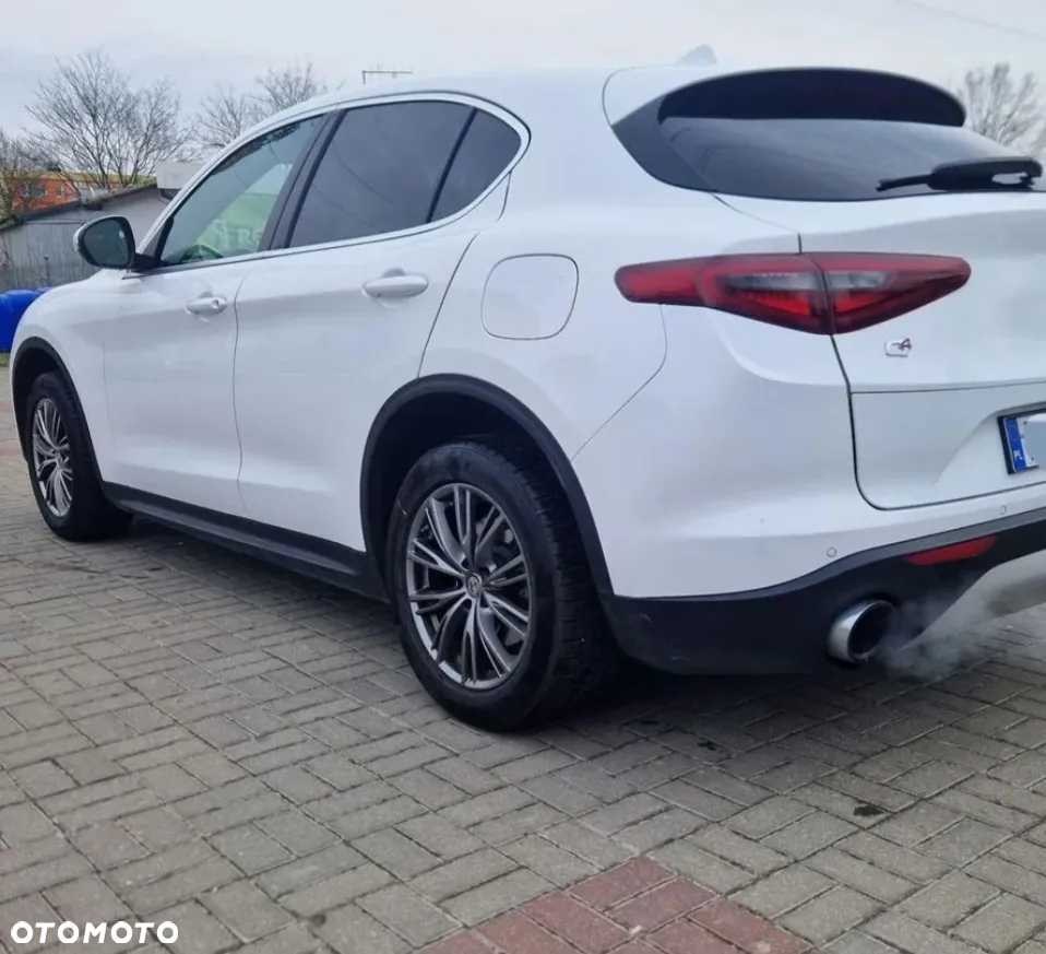 Alfa Romeo Stelvio 2.0 Turbo 16V AT8-Q4 Sprint - 2