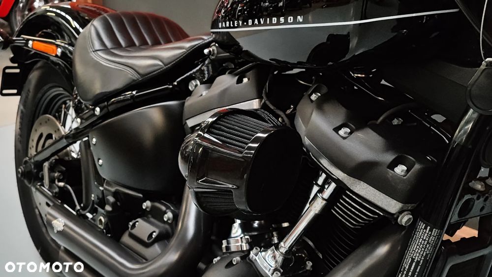Harley-Davidson Softail Street Bob - 10