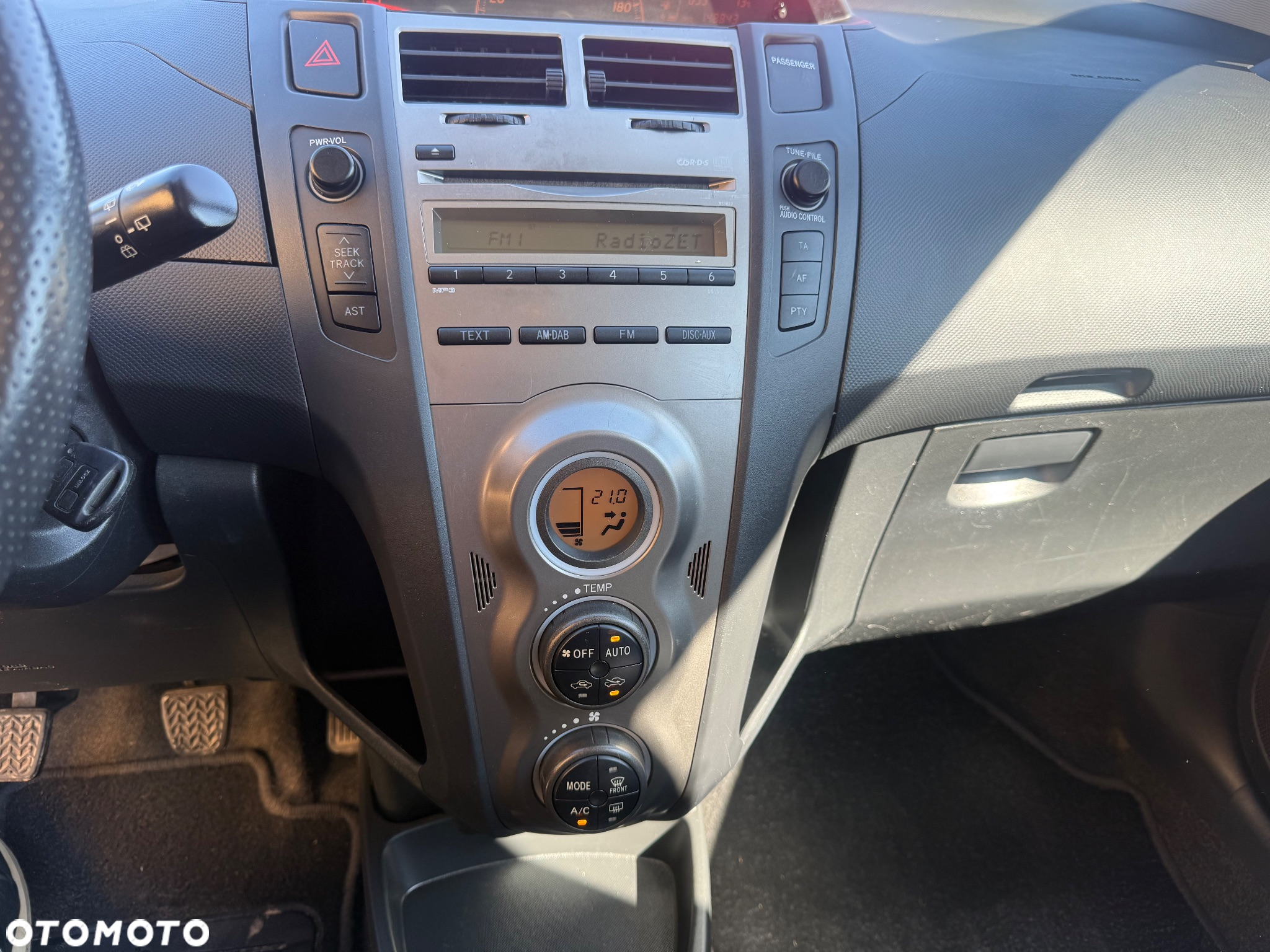 Toyota Yaris 1.33 VVT-i Cool+ - 12