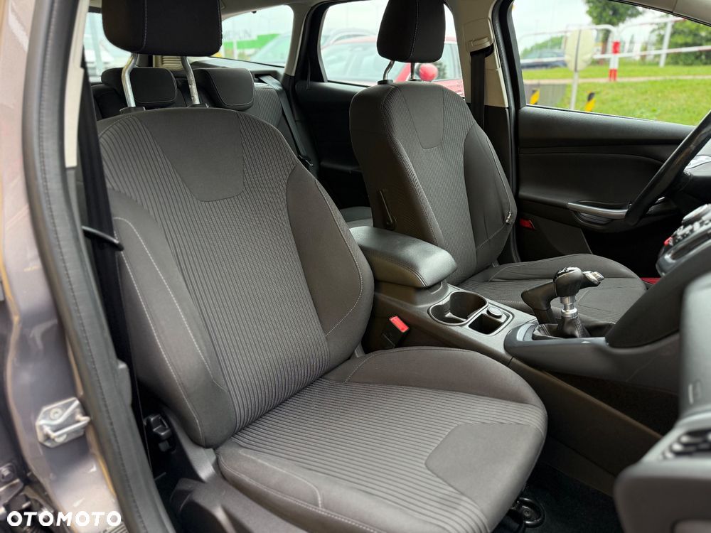 Ford Focus 1.6 EcoBoost Titanium - 26