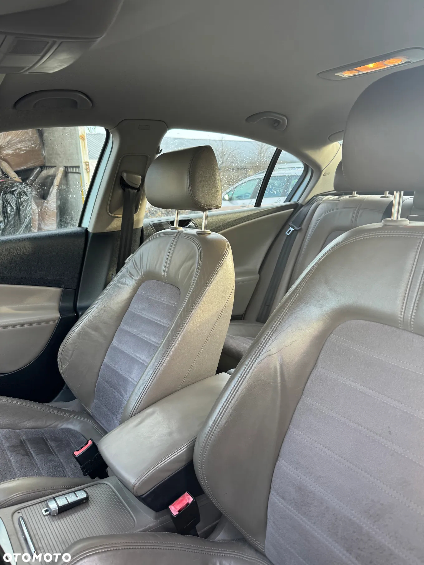 VW PASSAT B6 LAMPA PRAWA PRZEDNIA PRAWY PRZÓD - 16