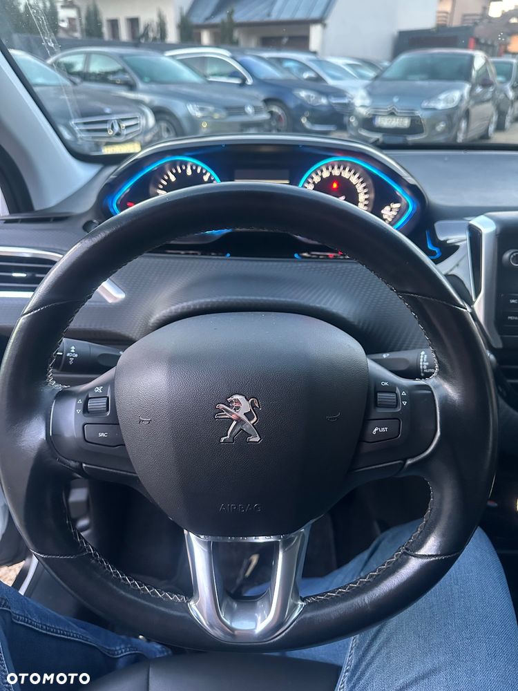 Peugeot 2008 BlueHDi FAP 120 STOP & START Allure - 27