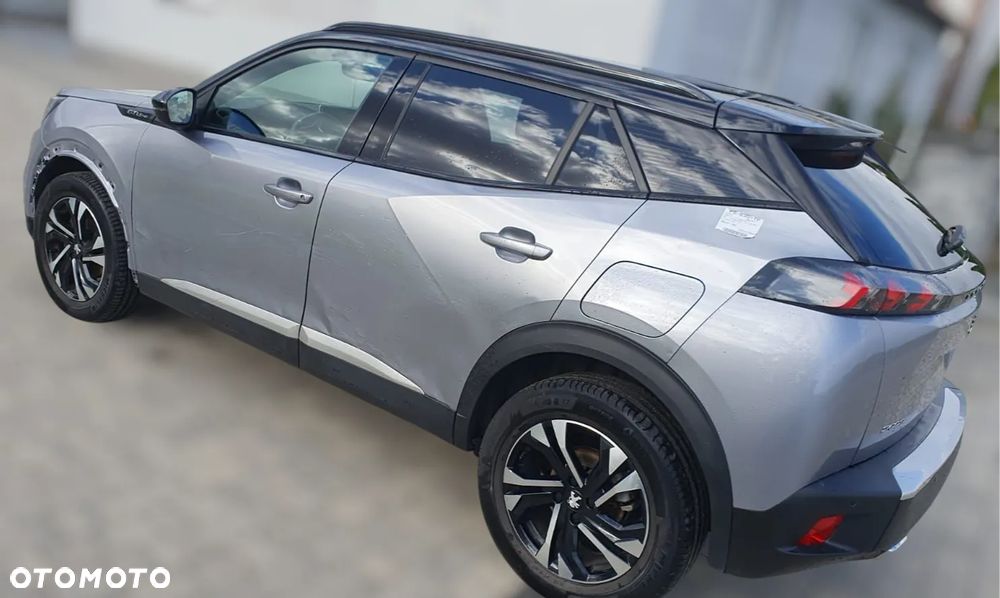 Peugeot 2008 PureTech 130 EAT8 GT - 5