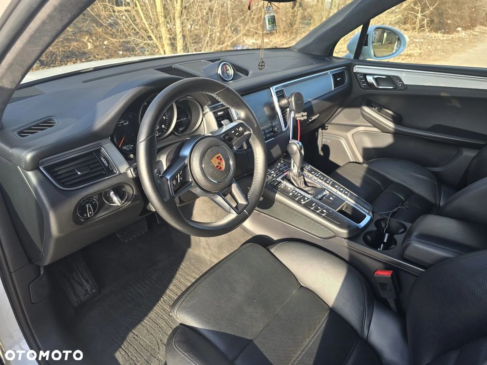 Porsche Macan Turbo - 7