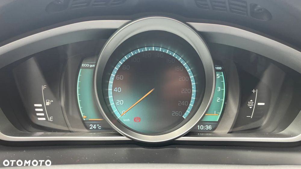 Volvo V40 D3 Momentum - 28