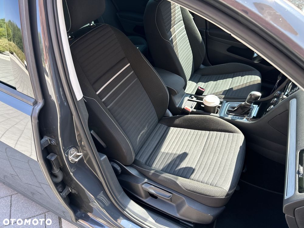 Volkswagen Golf 1.2 TSI BlueMotion Technology DSG Cup - 24