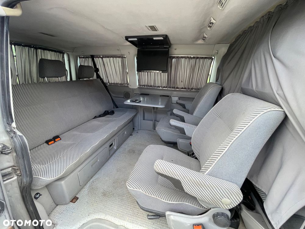 Volkswagen Multivan - 28