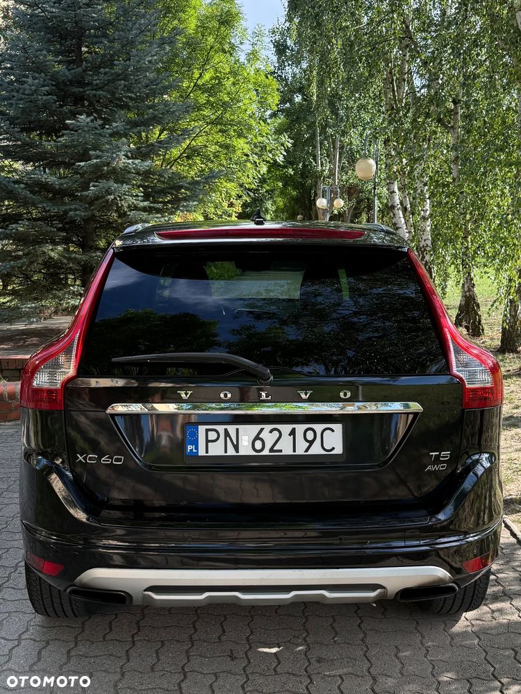 Volvo XC 60 T5 AWD Momentum - 4