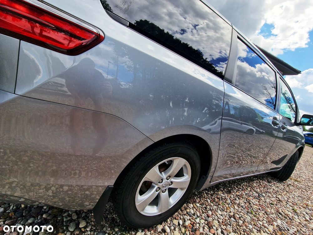 Toyota Sienna - 26