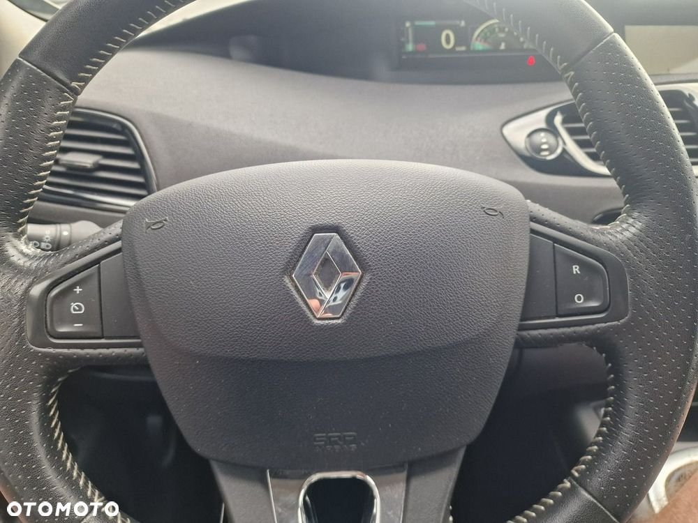 Renault Grand Scenic - 30