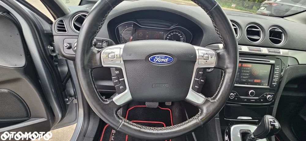 Ford S-Max - 32