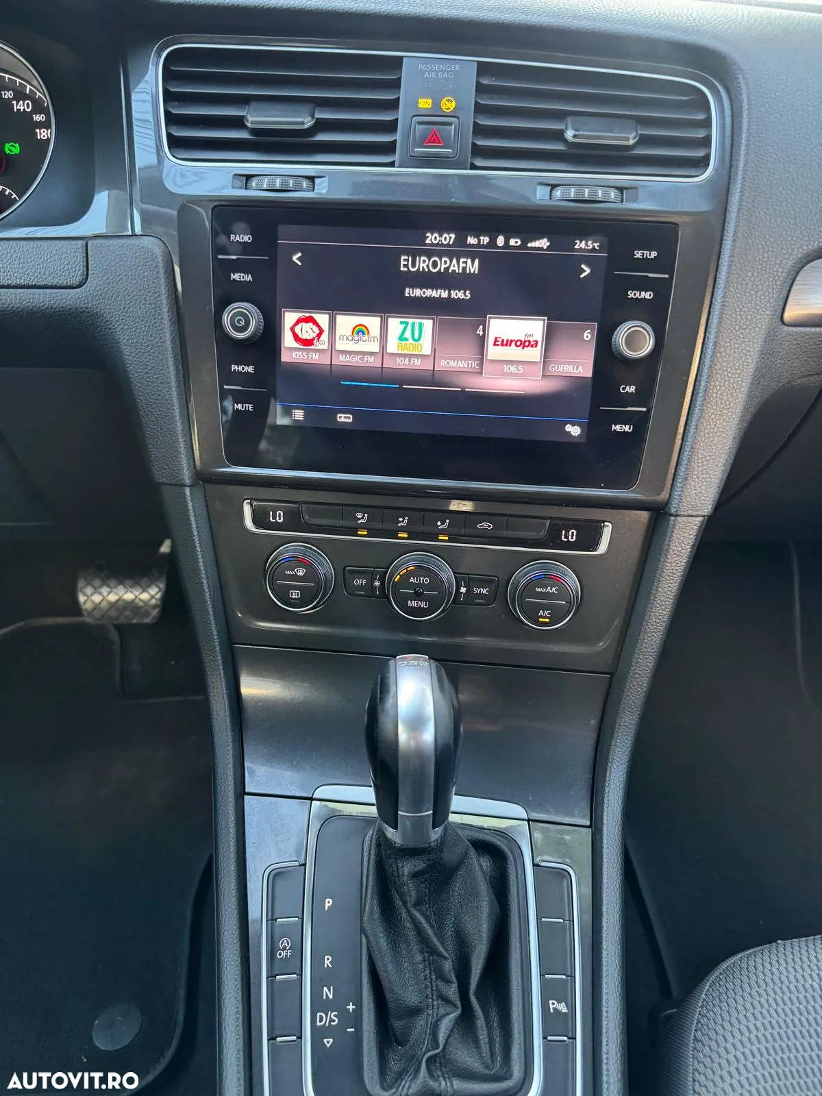 Volkswagen Golf - 6