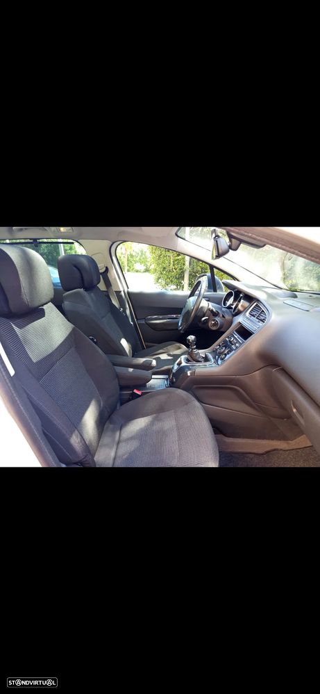 Peugeot 5008 1.6 HDi 7L Allure - 38