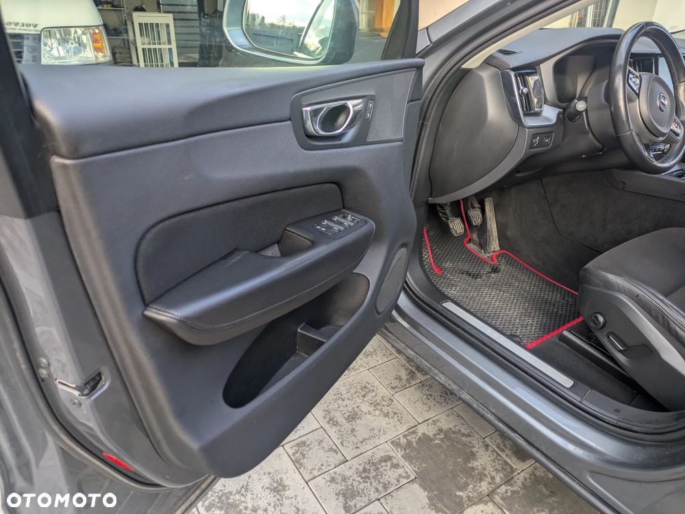 Volvo XC 60 D4 AWD Momentum - 12