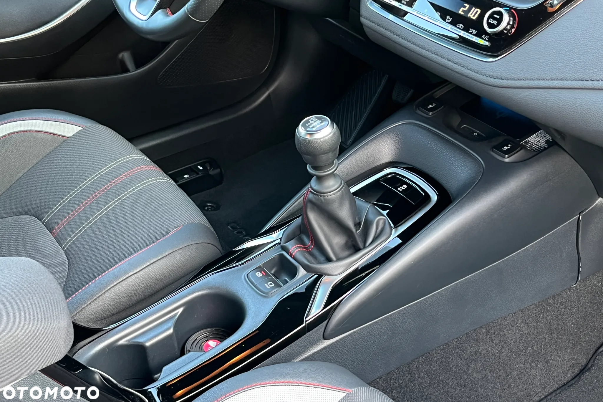 Toyota Corolla 1.6 GR Sport - 38