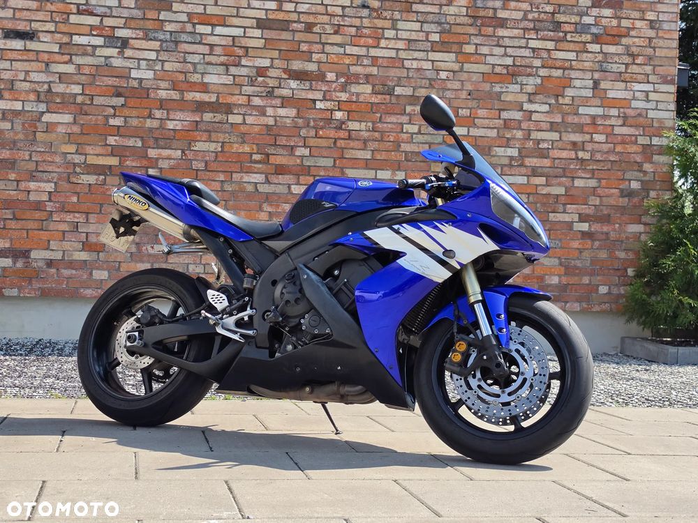 Yamaha R1 - 13