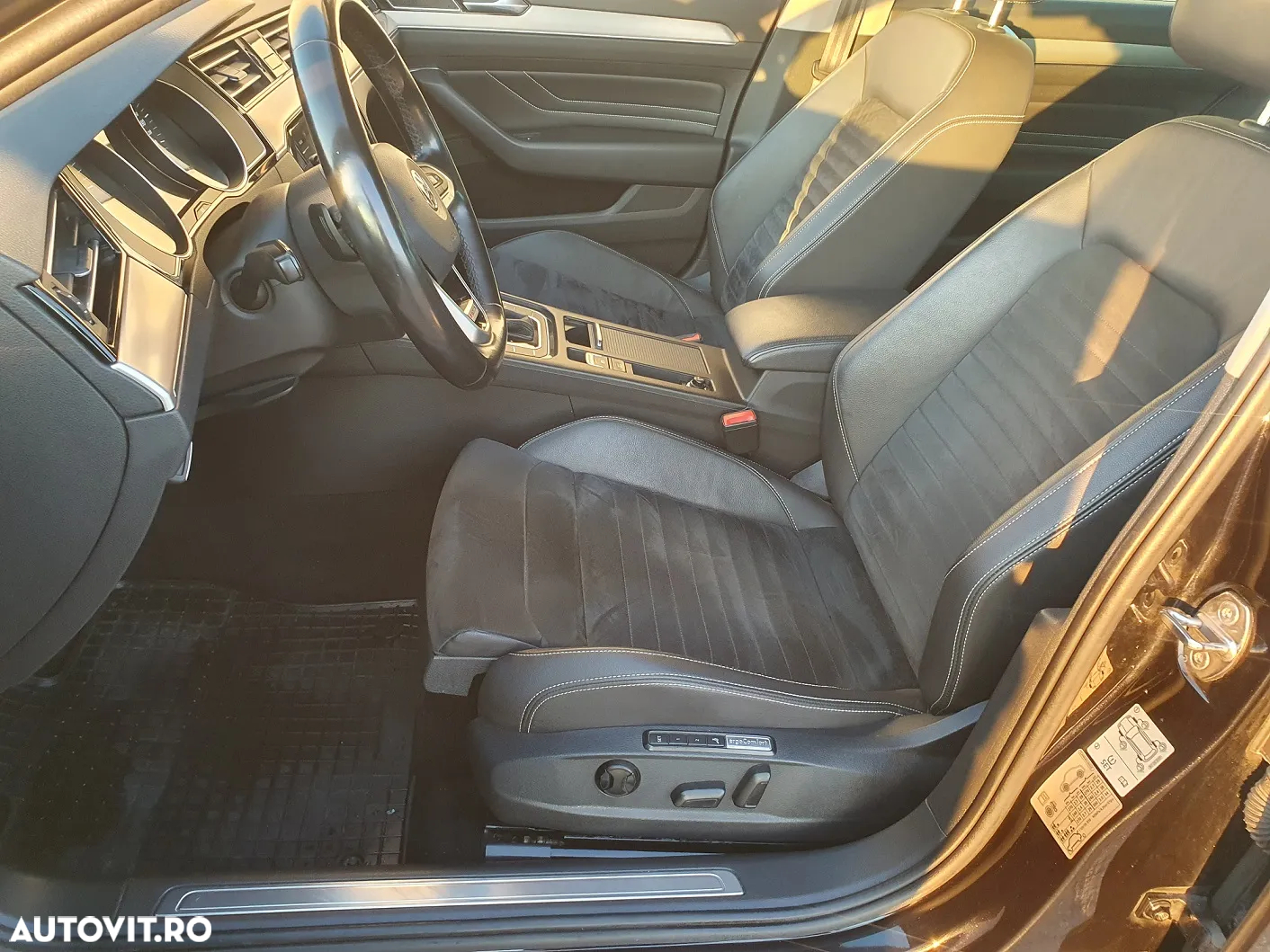 Volkswagen Passat Variant 2.0 TDI DSG 4Motion Highline - 13